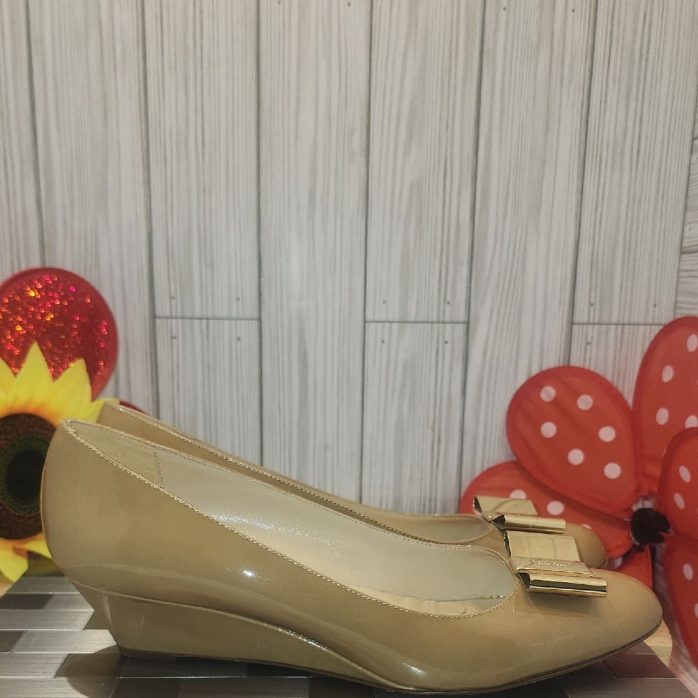 Kate Spade Glossy Beige Flats with Bow - Picture 5 of 10